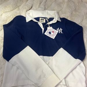 Yankees collared sweatshirt/long sleeve